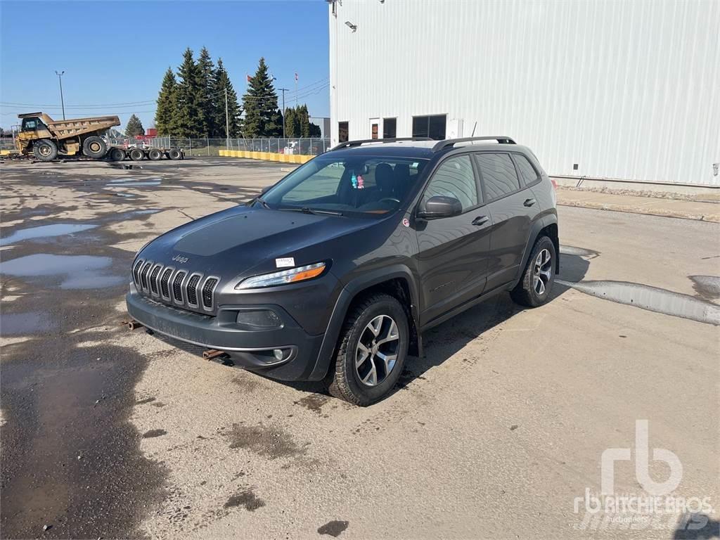 Jeep CHEROKEE Pikaplar