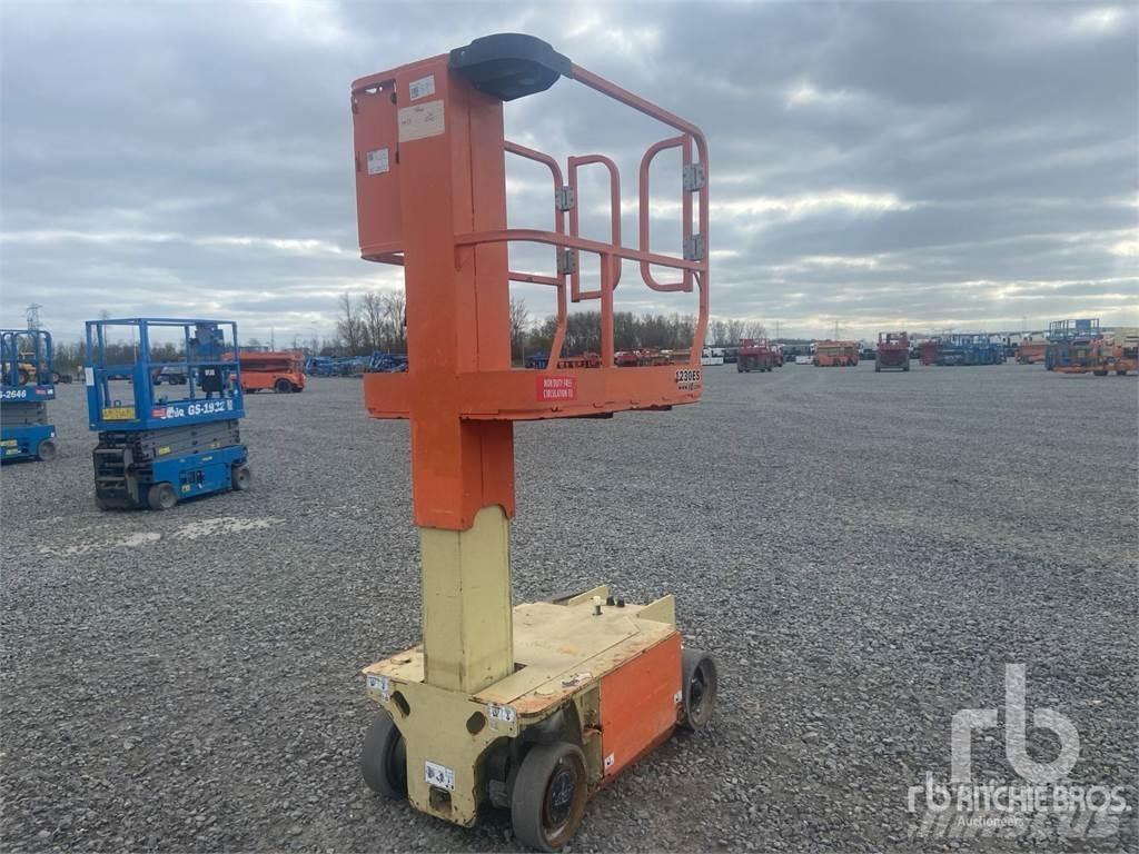JLG 1230ES Körüklü personel platformları
