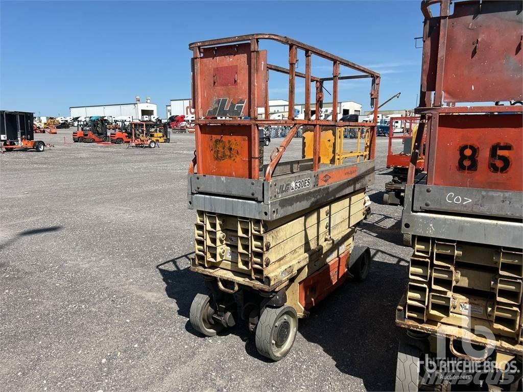 JLG 2630ES Makasli platformlar