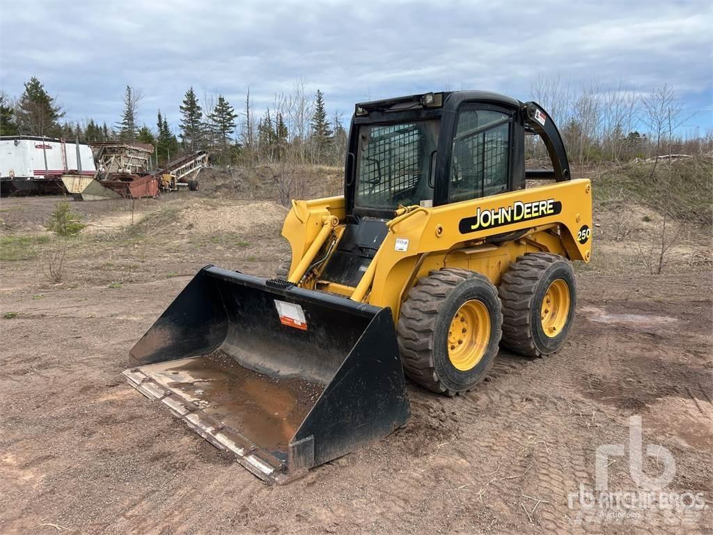 John Deere 250 Skid steer loderler