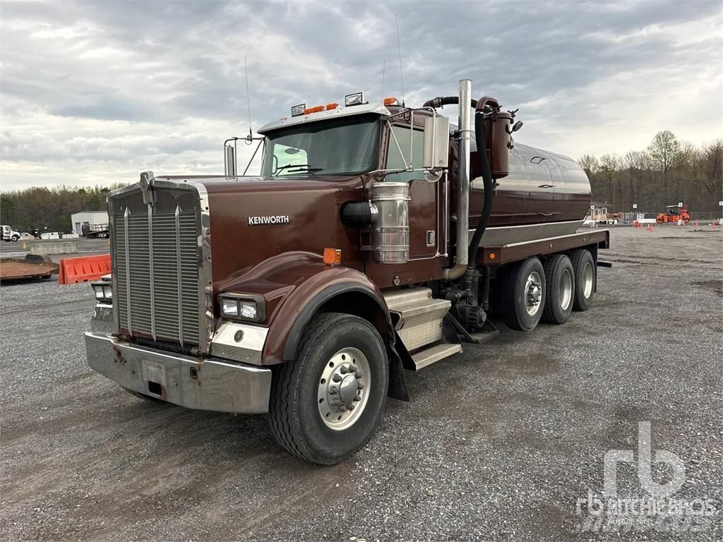 Kenworth W900B Tankerli kamyonlar