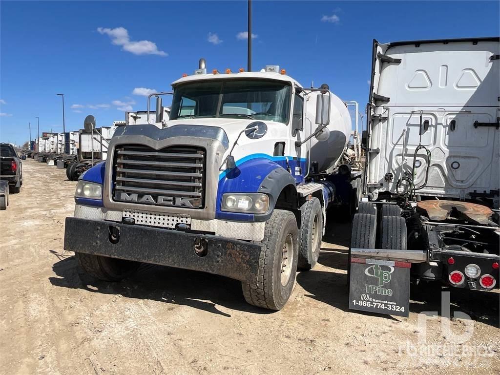 Mack CPT713 Transmikserler