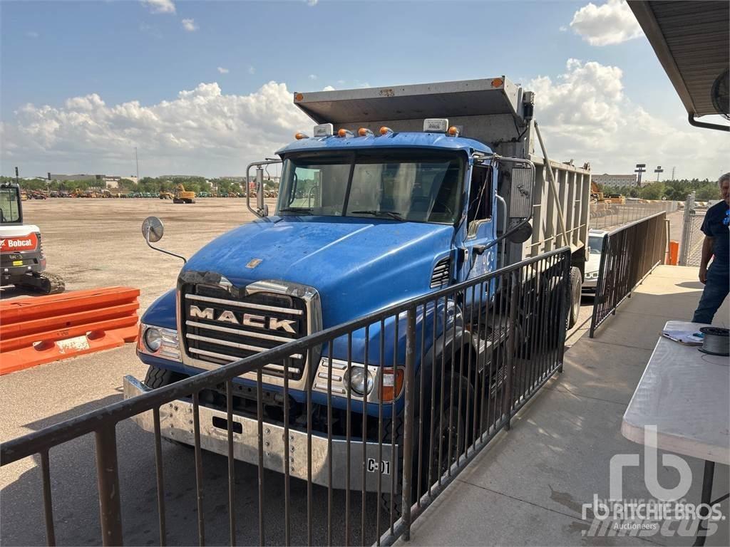 Mack CV713 Damperli kamyonlar