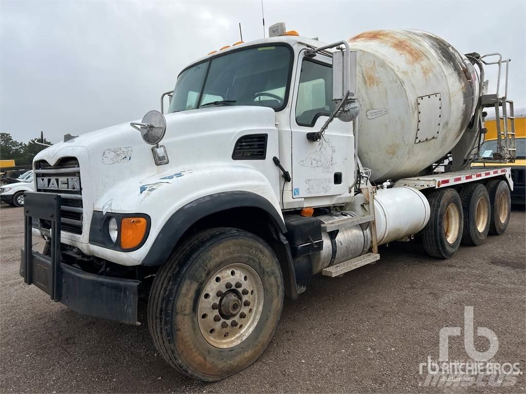 Mack CV713 Transmikserler