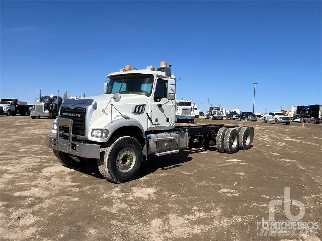 Mack GU433 Çekiciler