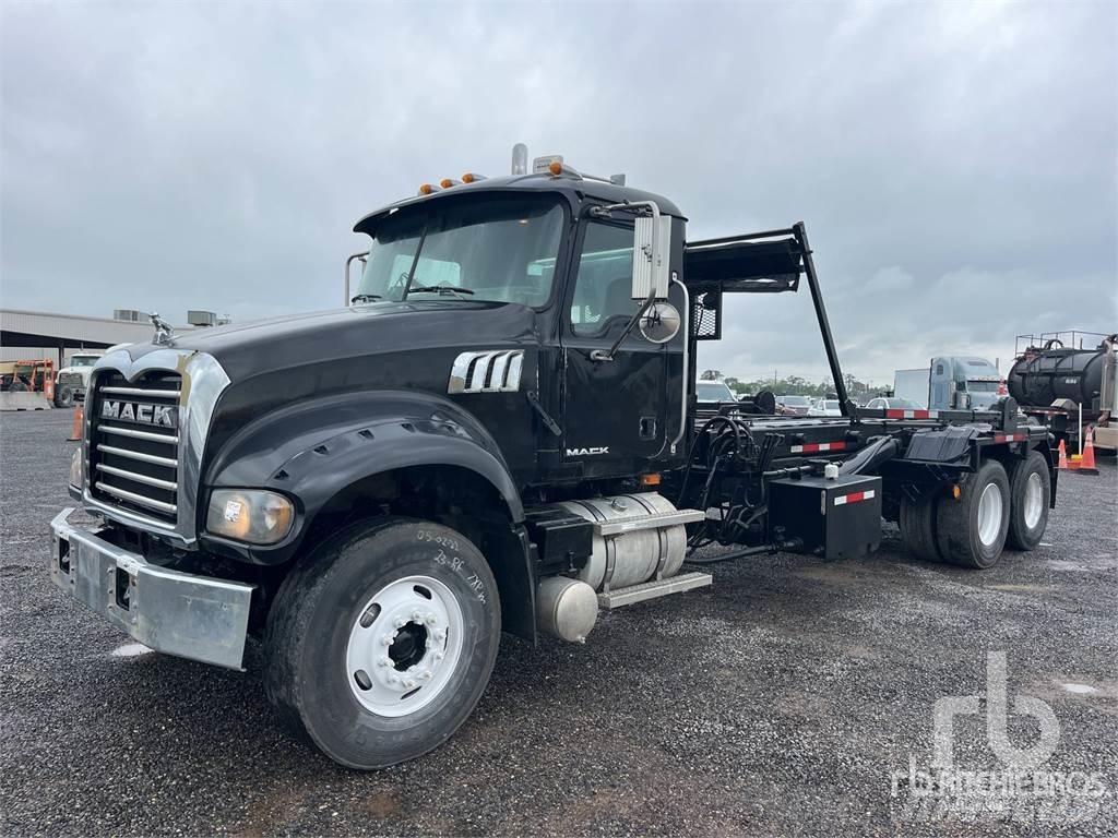 Mack GU713 Çekiciler