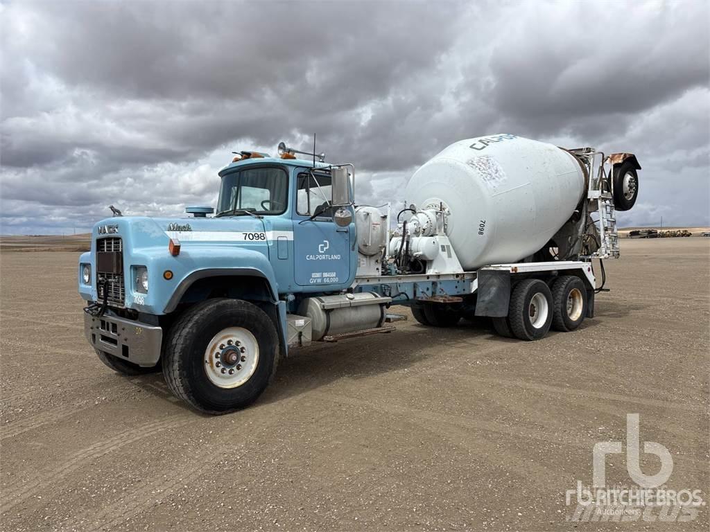 Mack RD690S Transmikserler
