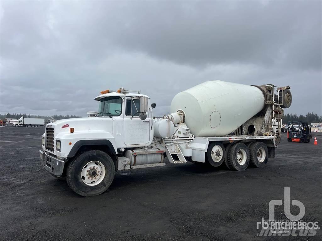 Mack RD690S Transmikserler