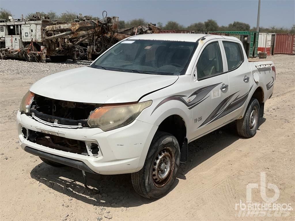 Mitsubishi L200 Pikaplar