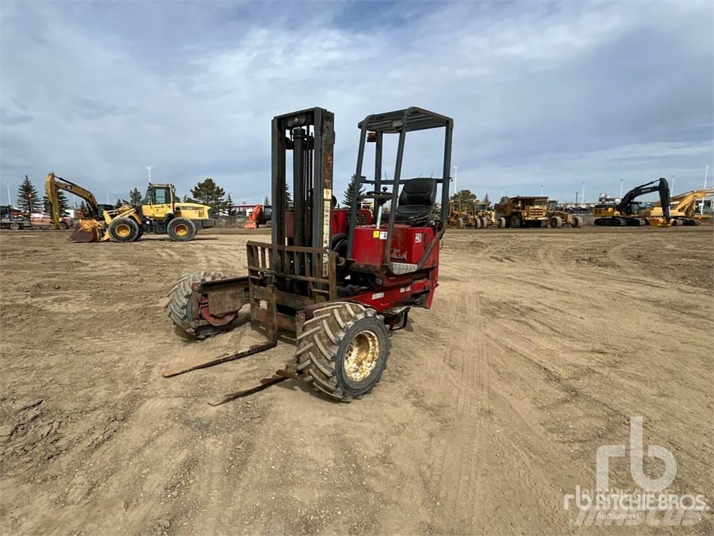 Moffett M5000 Arazi tipi forklift