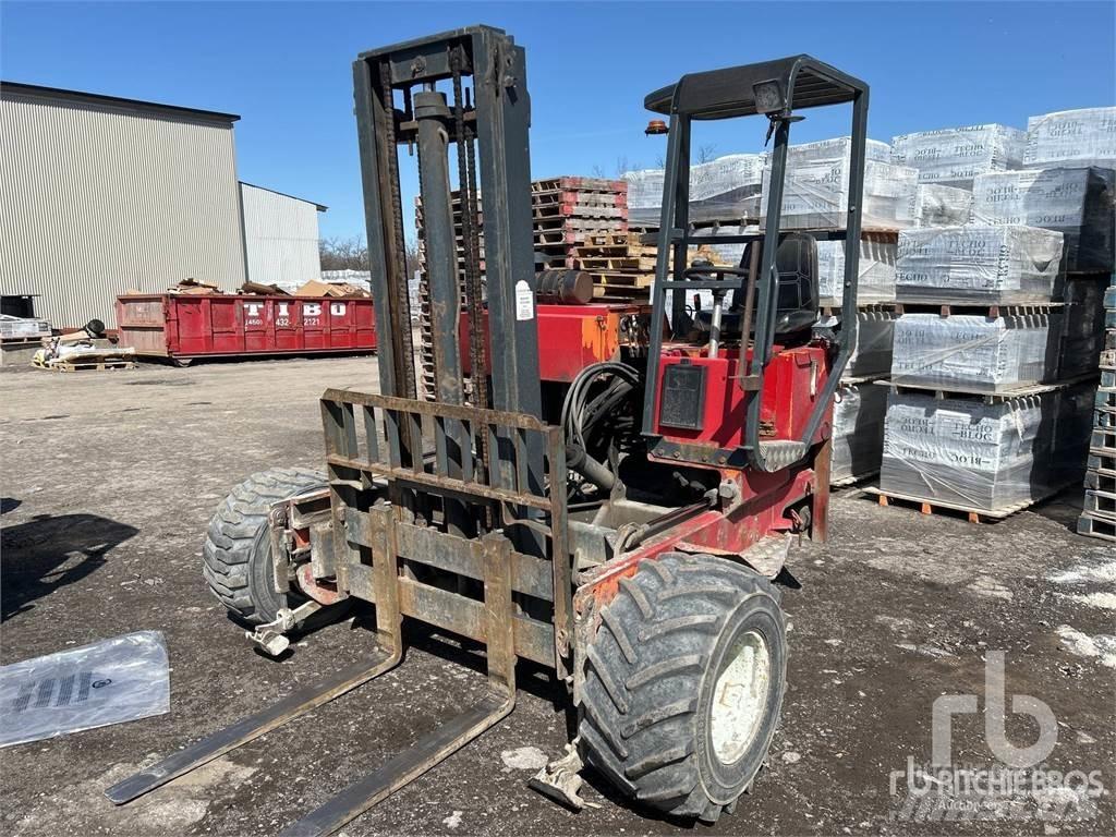 Moffett M5000 Arazi tipi forklift