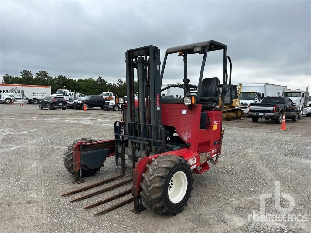 Moffett M8 55.3 Arazi tipi forklift