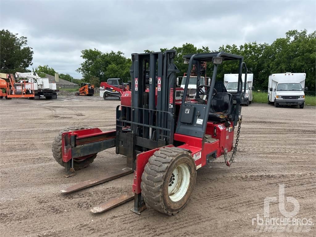 Moffett M9 55.3 Arazi tipi forklift