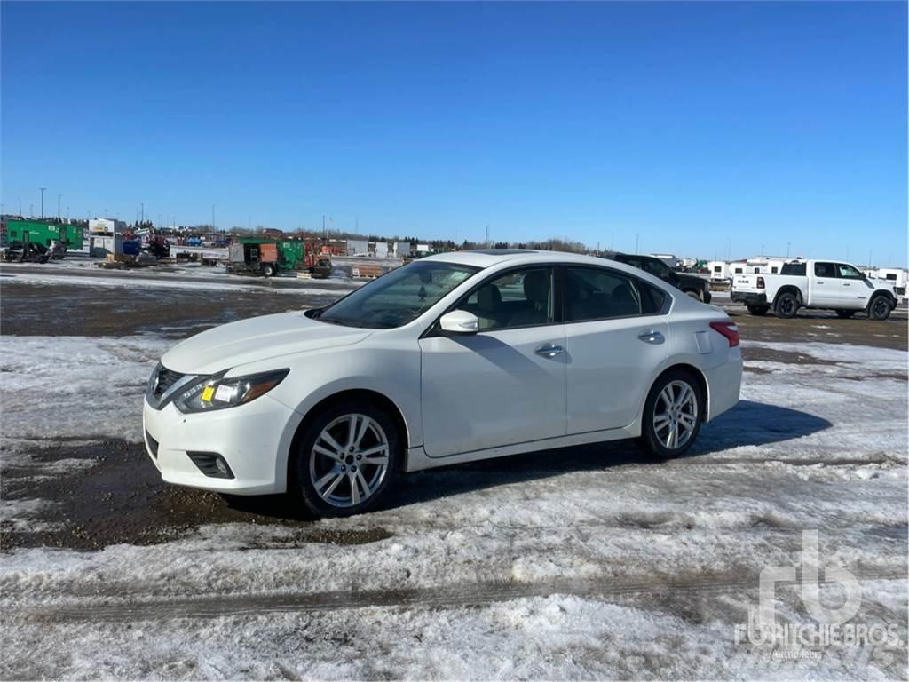 Nissan ALTIMA Otomobiller