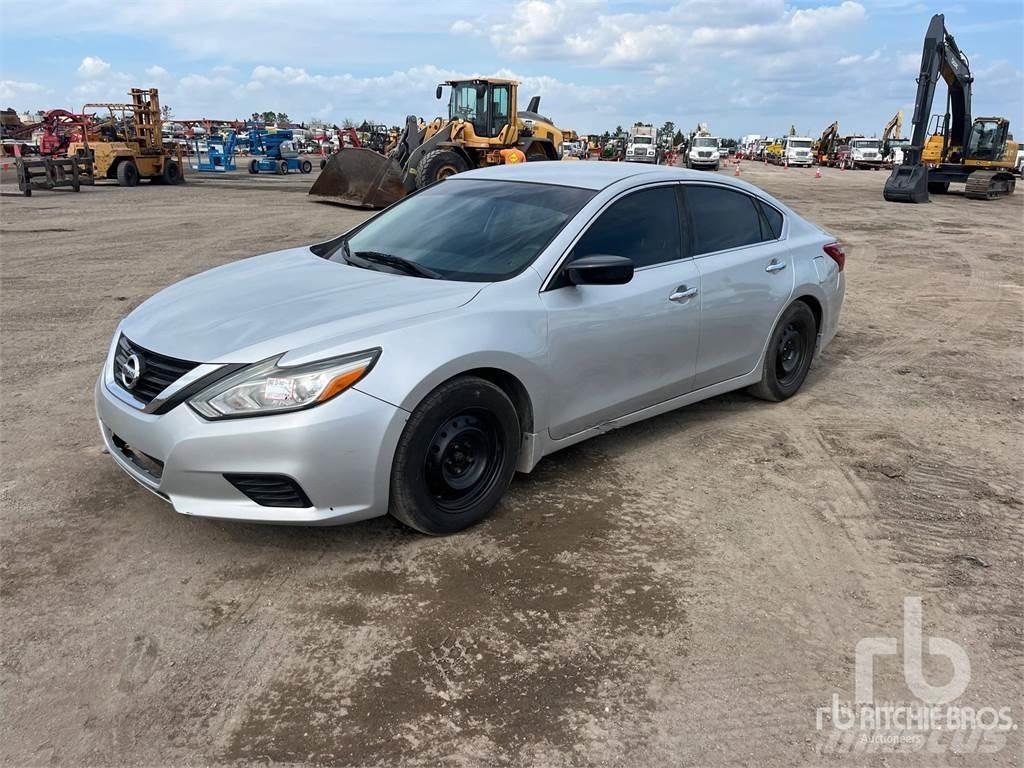 Nissan ALTIMA Otomobiller
