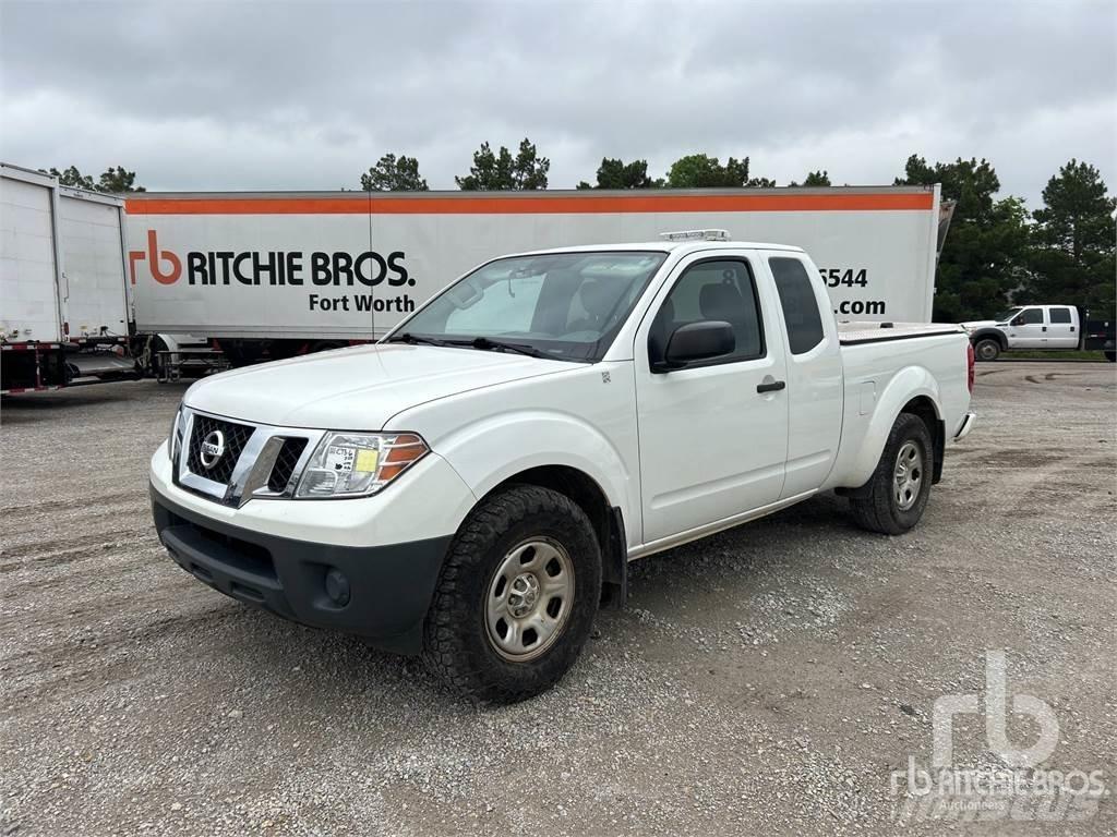 Nissan FRONTIER Pikaplar