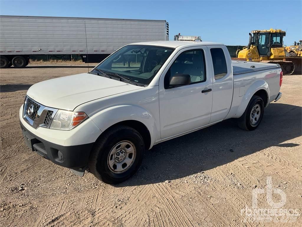 Nissan FRONTIER Pikaplar