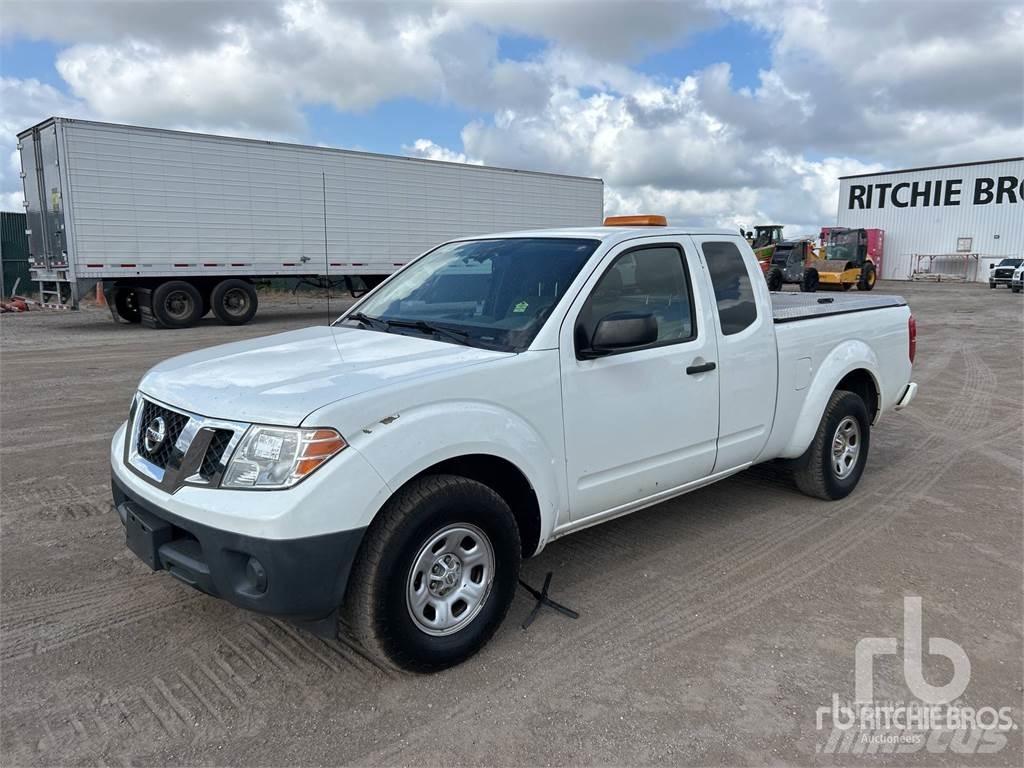 Nissan FRONTIER Pikaplar