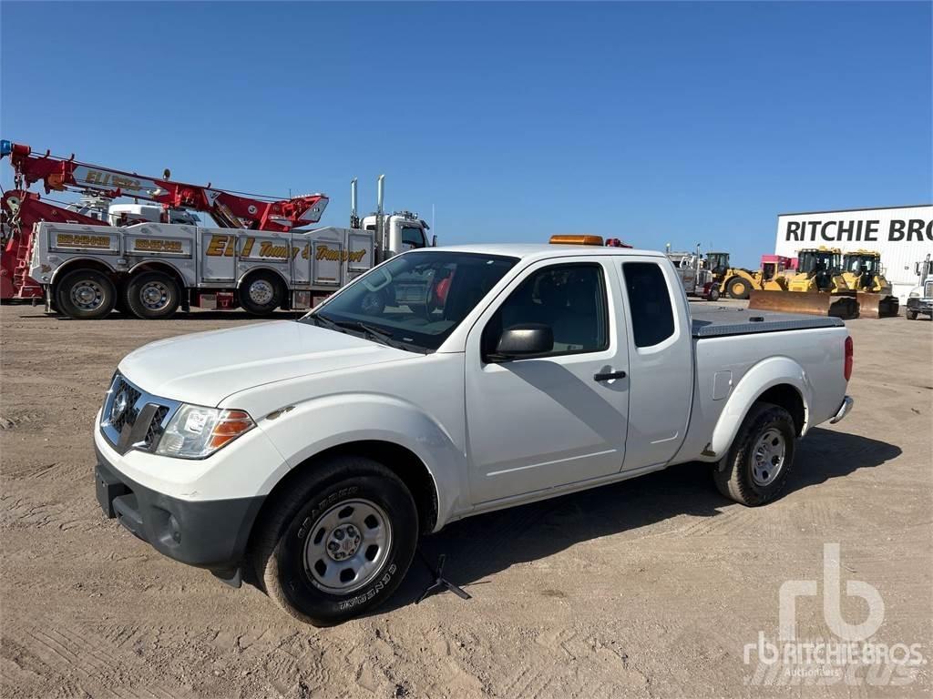 Nissan FRONTIER Pikaplar