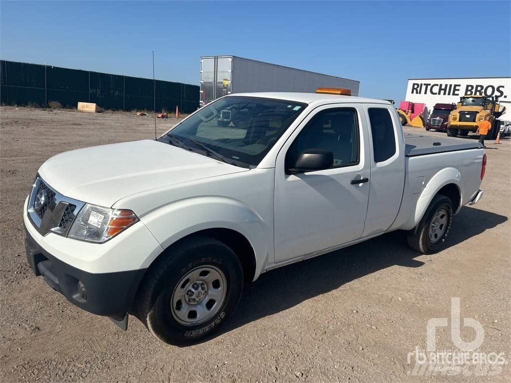Nissan FRONTIER Pikaplar