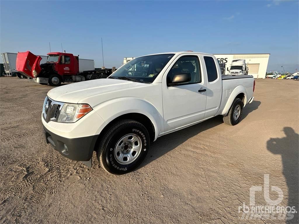 Nissan FRONTIER Pikaplar