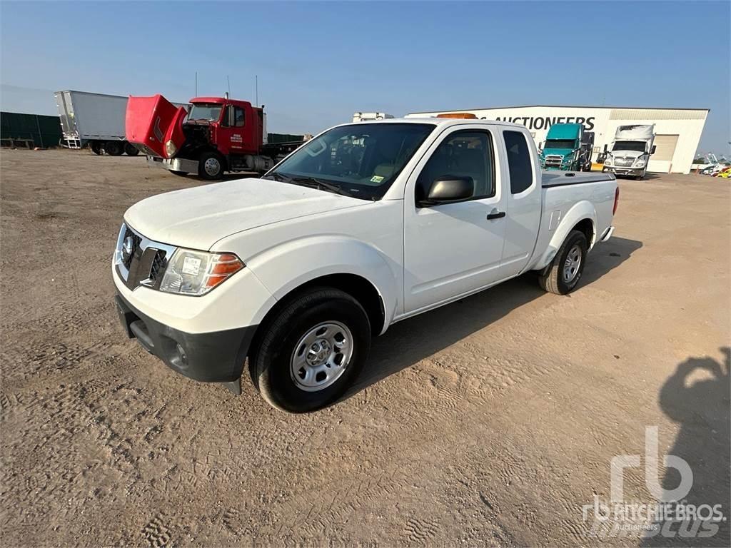 Nissan FRONTIER Pikaplar