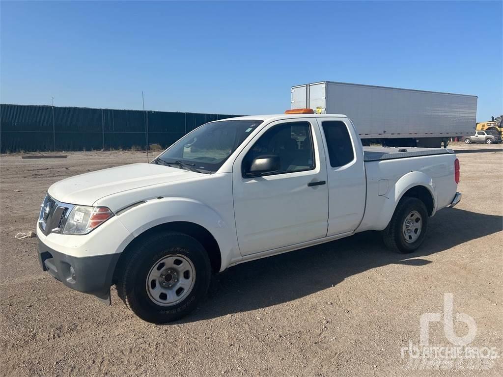 Nissan FRONTIER Pikaplar