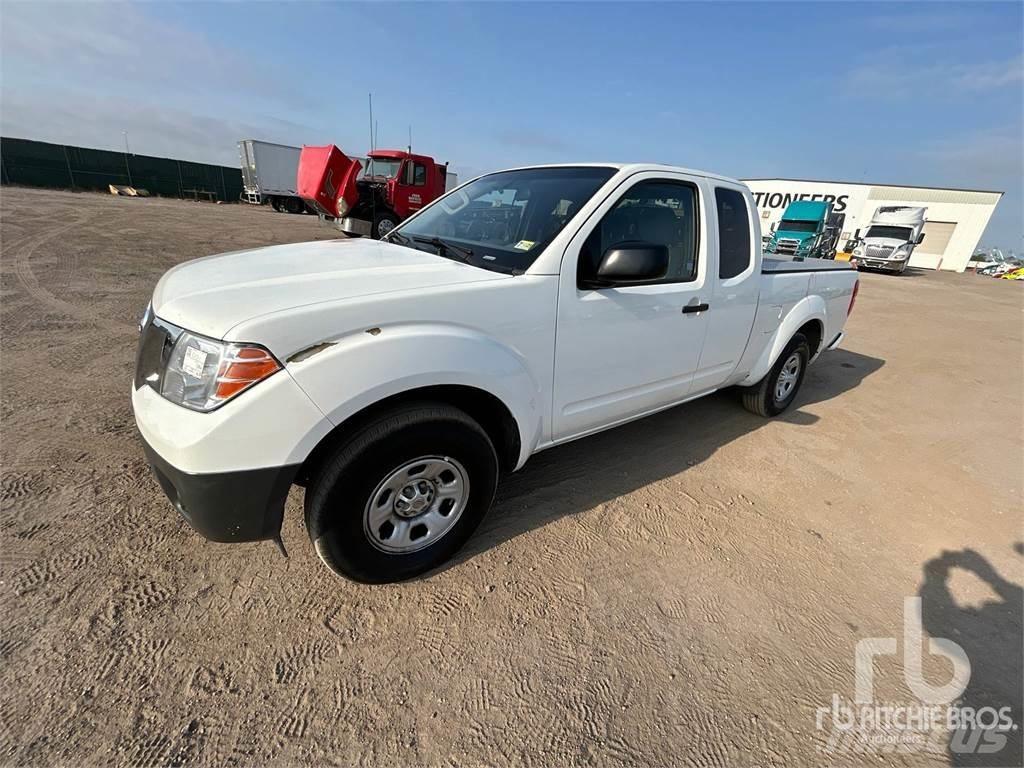 Nissan FRONTIER Pikaplar