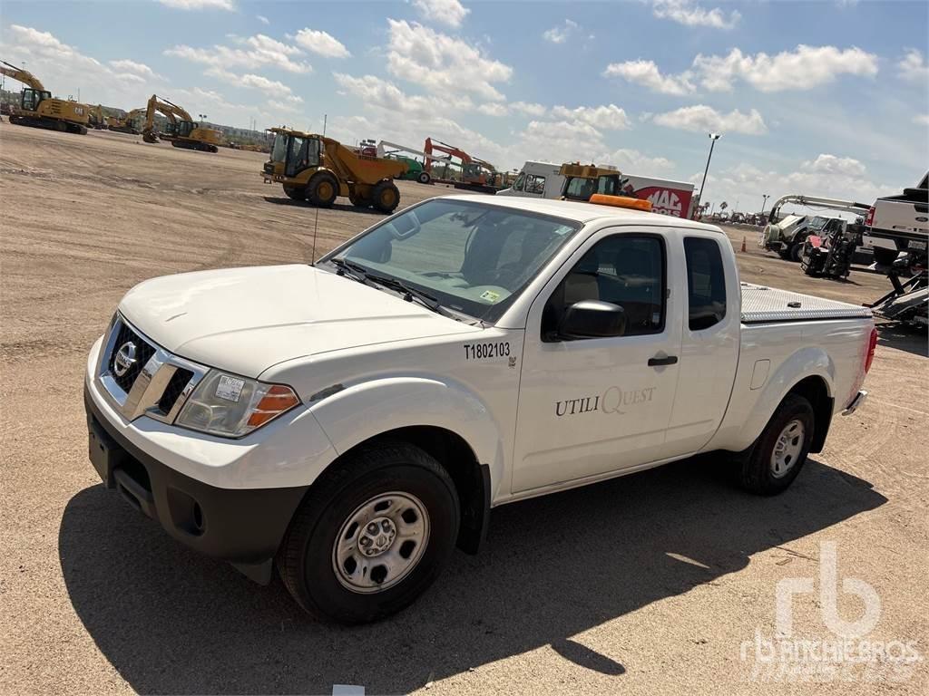 Nissan FRONTIER Pikaplar