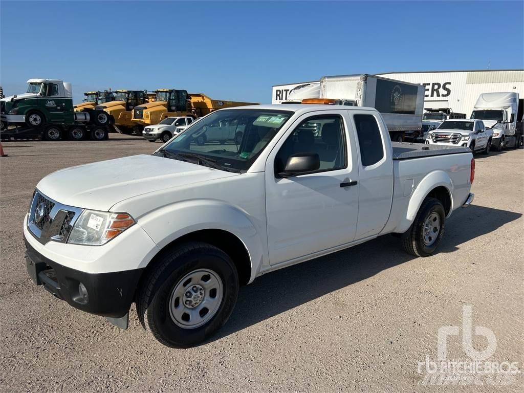 Nissan FRONTIER Pikaplar