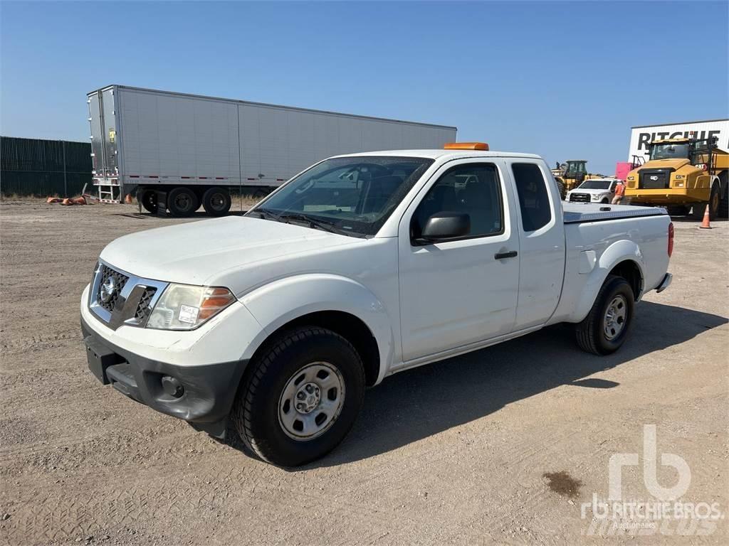 Nissan FRONTIER Pikaplar