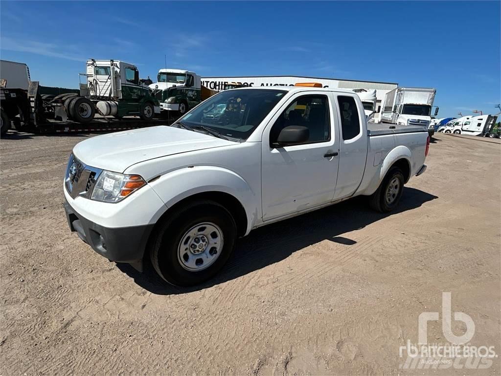 Nissan FRONTIER Pikaplar