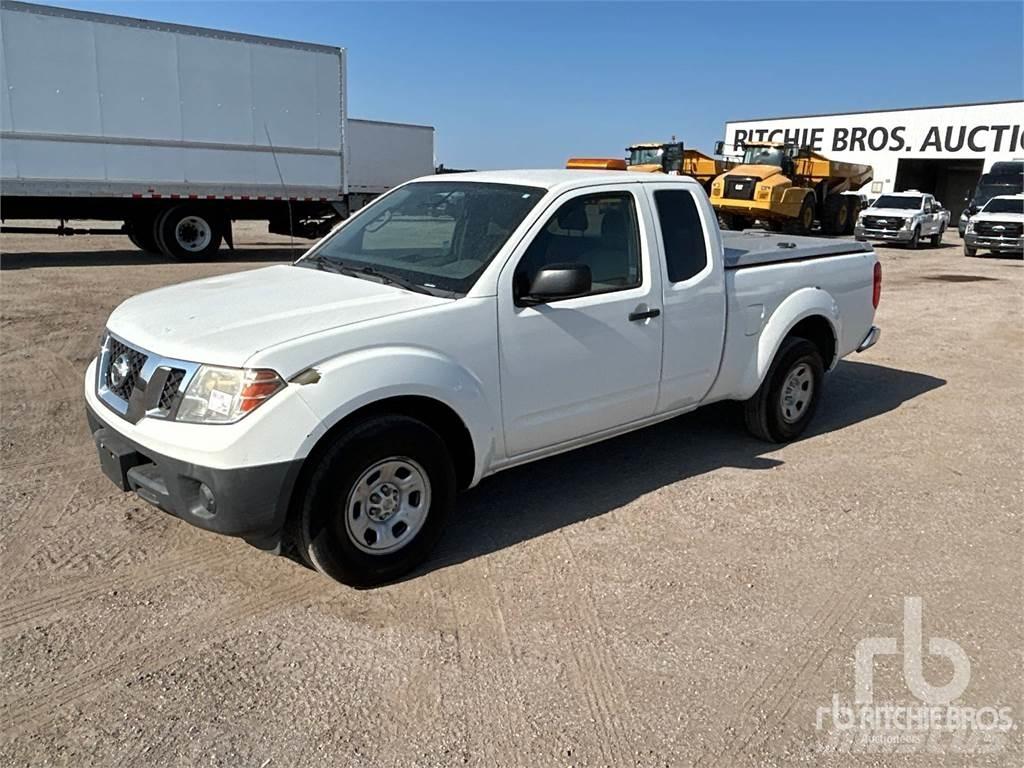 Nissan FRONTIER Pikaplar