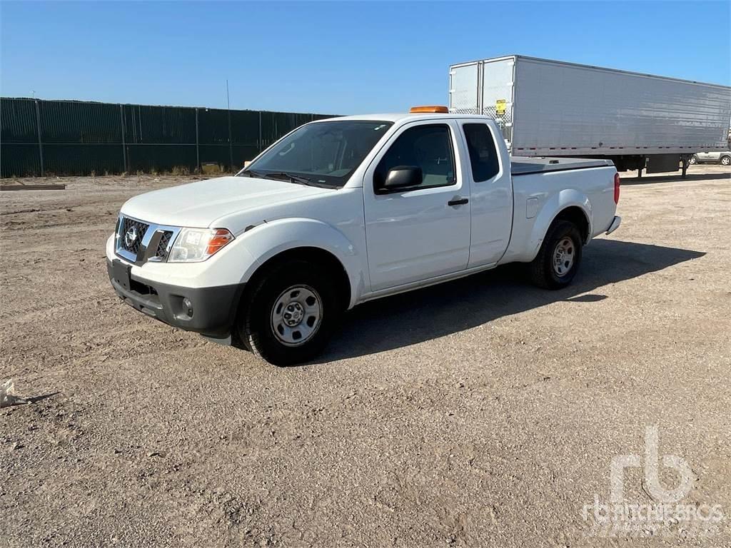 Nissan FRONTIER Pikaplar