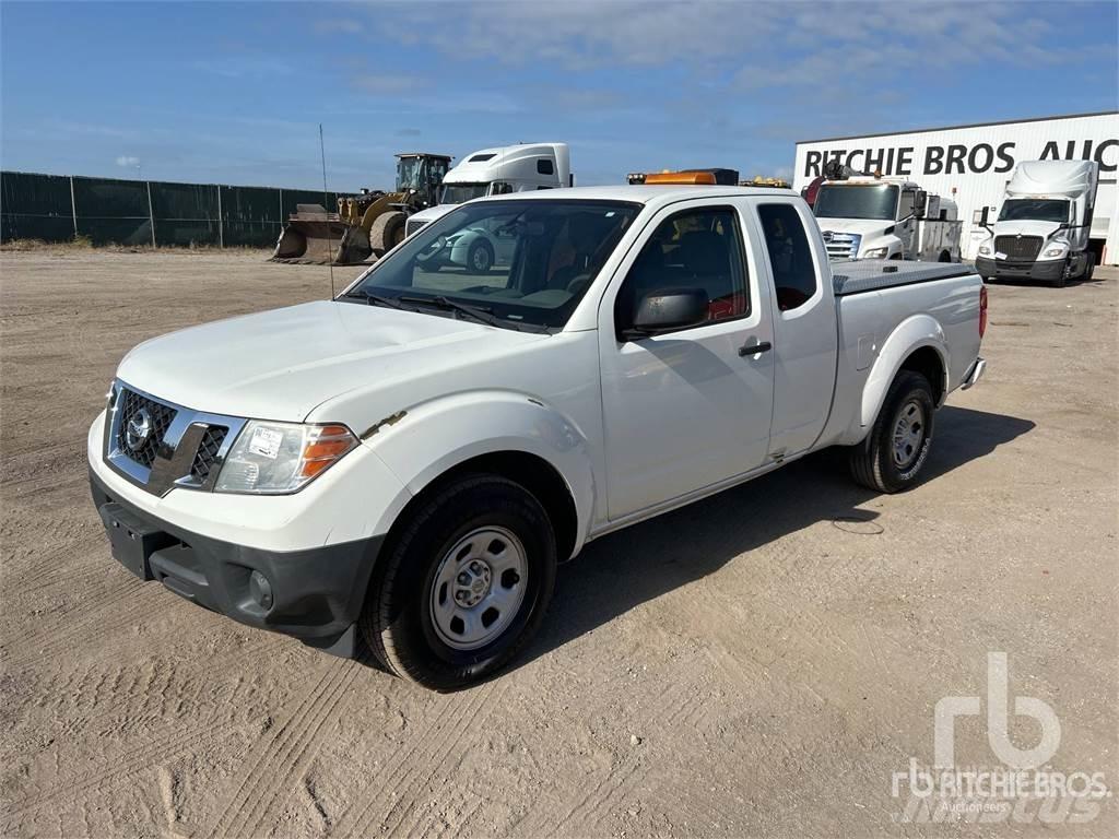 Nissan FRONTIER Pikaplar