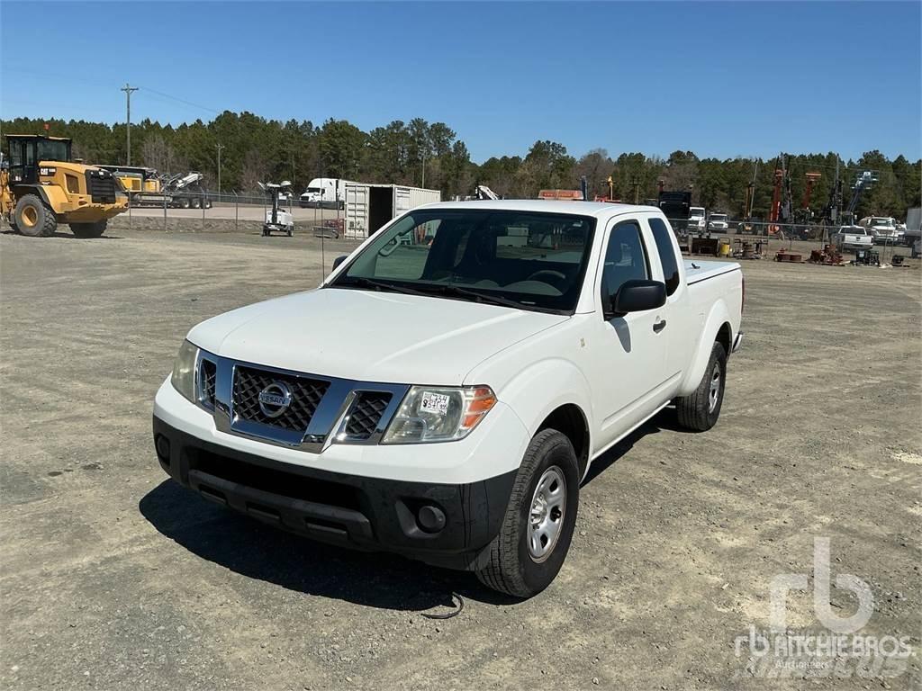 Nissan FRONTIER Pikaplar