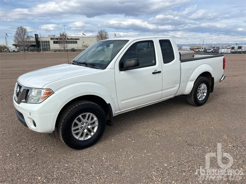 Nissan FRONTIER Pikaplar