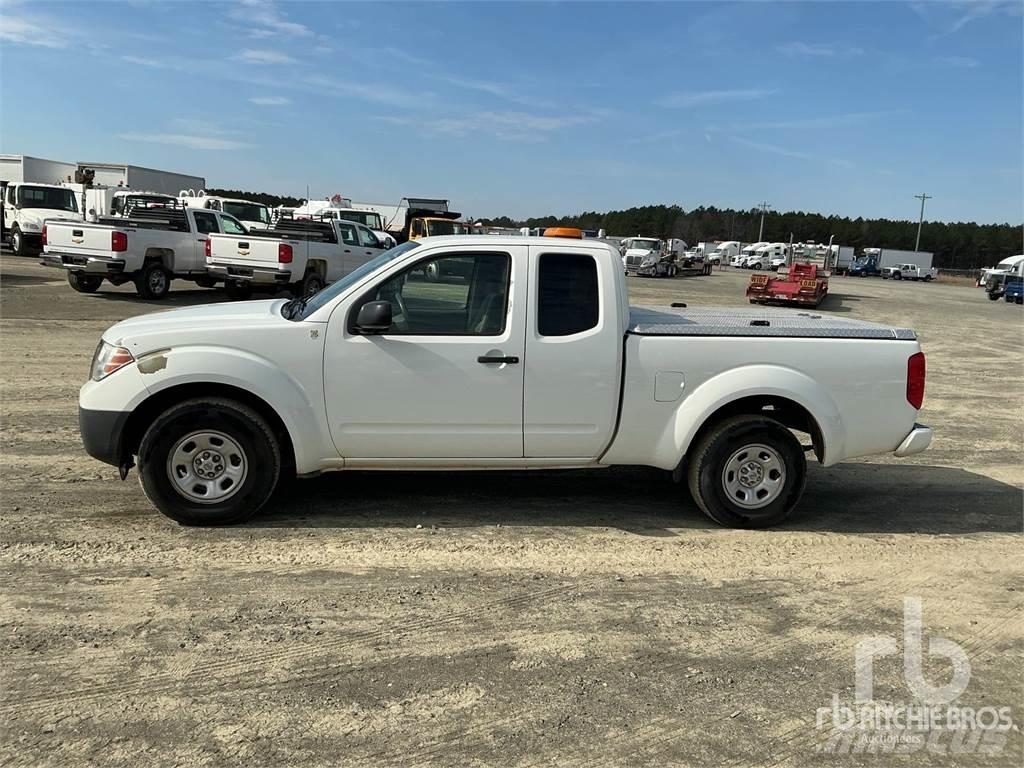 Nissan FRONTIER Pikaplar