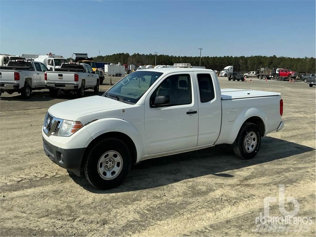 Nissan FRONTIER Pikaplar