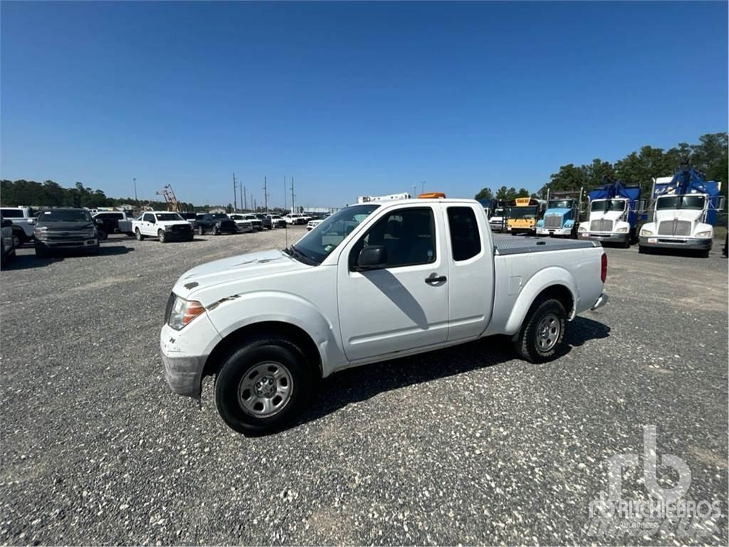 Nissan FRONTIER Pikaplar