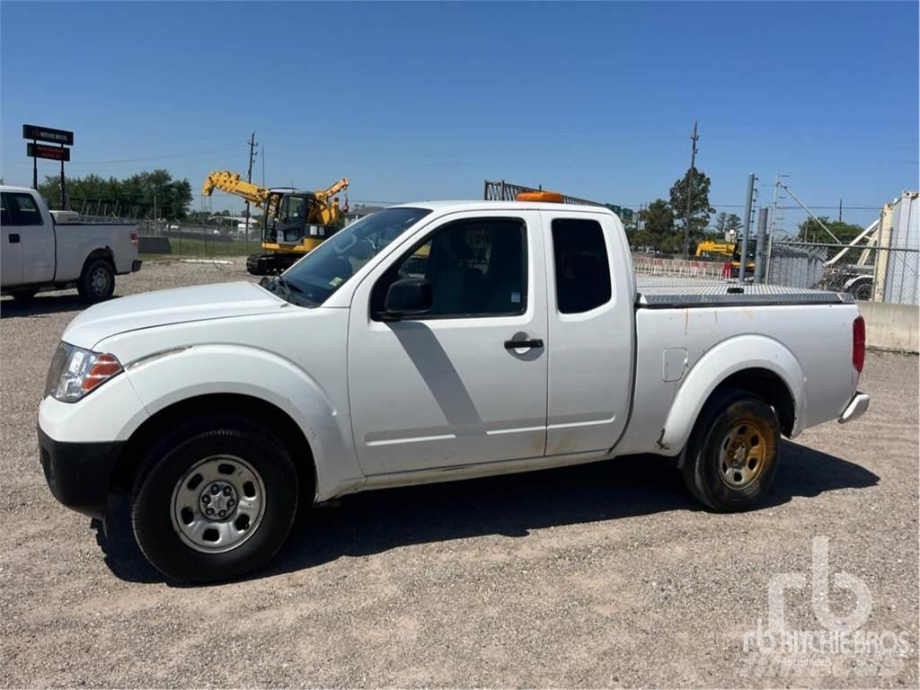 Nissan FRONTIER Pikaplar