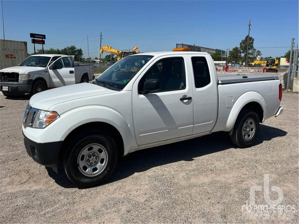 Nissan FRONTIER Pikaplar