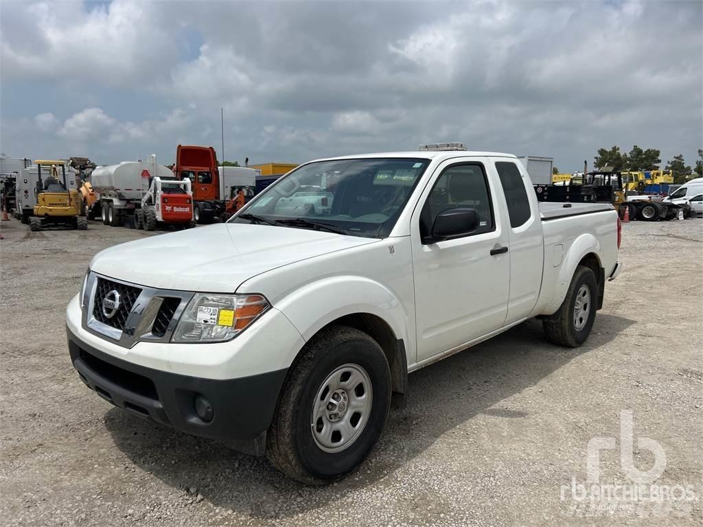 Nissan FRONTIER Pikaplar