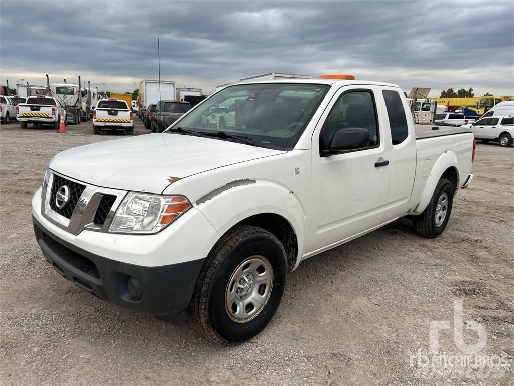 Nissan FRONTIER Pikaplar