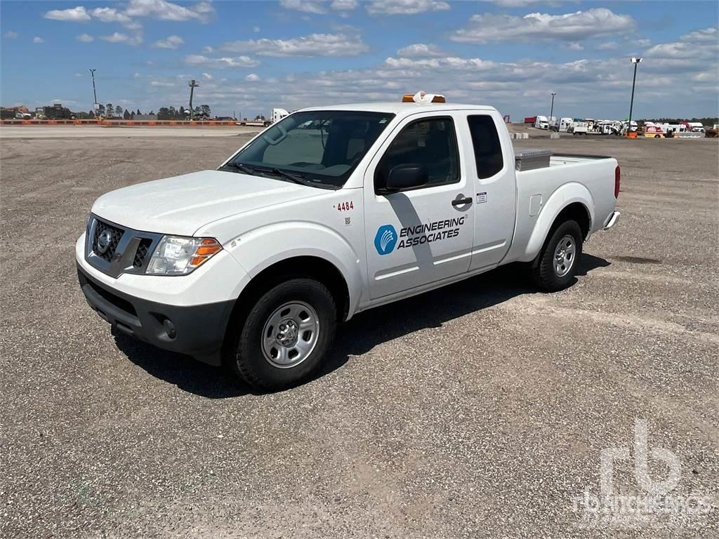 Nissan FRONTIER Pikaplar