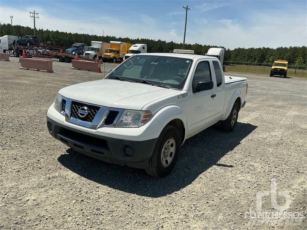 Nissan FRONTIER Pikaplar