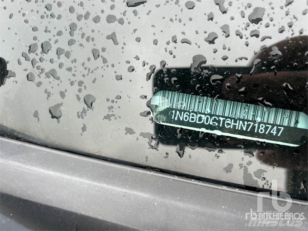 Nissan FRONTIER Pikaplar