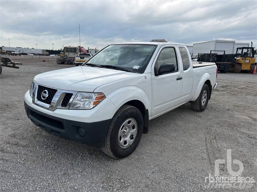 Nissan FRONTIER Pikaplar