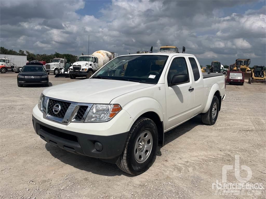 Nissan FRONTIER Pikaplar