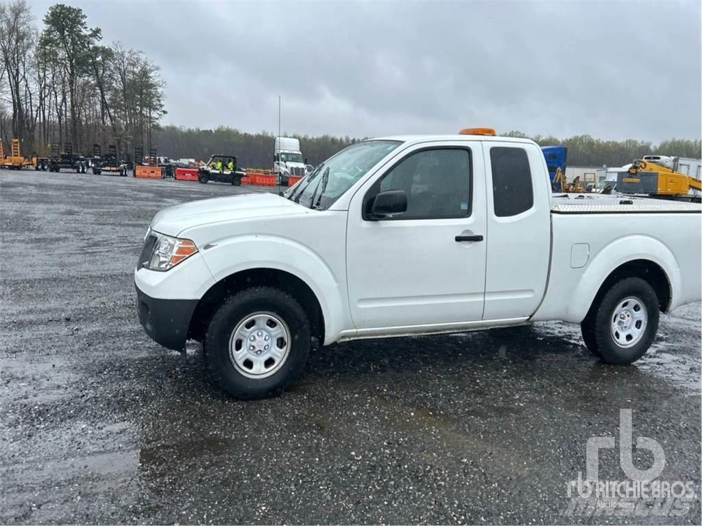 Nissan FRONTIER Pikaplar